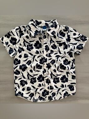 Old Navy 5T Hawaiian Flower Print Black & White Button Up Short Sleeve Shirt